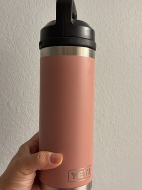 Yeti Rambler Straw Bottle in Dusty Pink